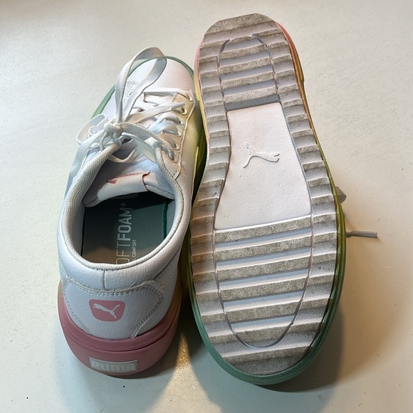 PUMA soft foam platform rainbow sole sneaker. - Picture 4 of 6